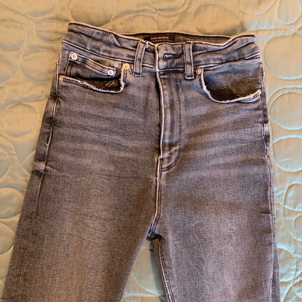 Gray/Black High-Waisted Jeans